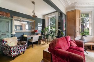Sitting Room- click for photo gallery